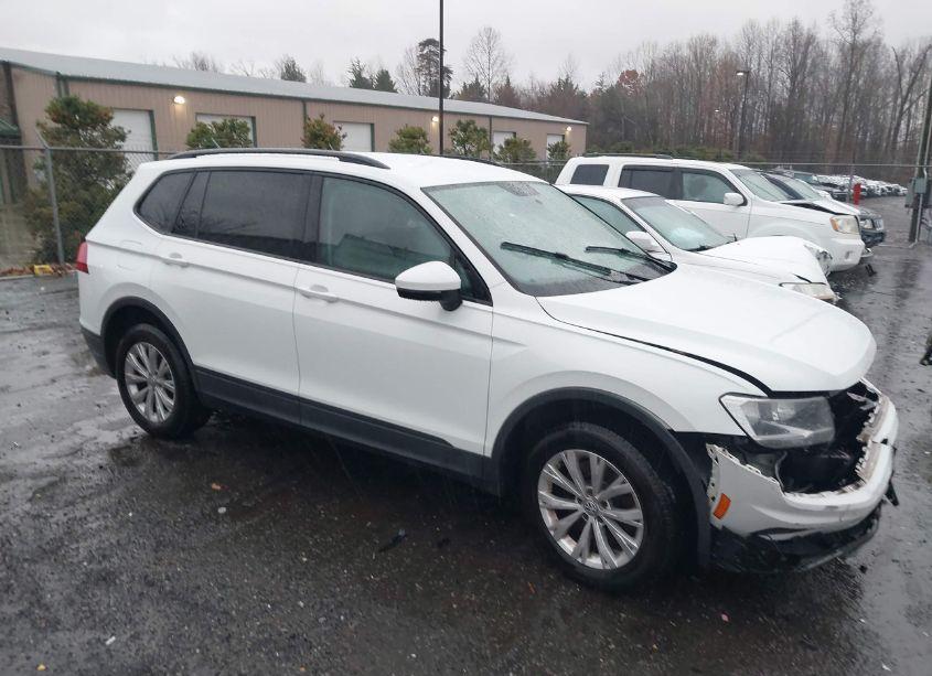 2018 Volkswagen Tiguan 2.0T S (VIN 3VV1B7AX6JM098633) main photo