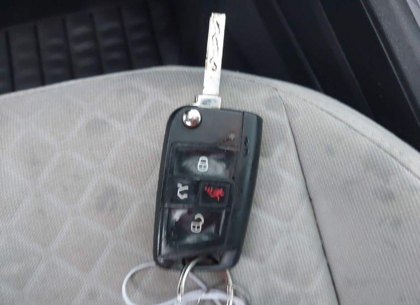 Photo 11 of 2018 Volkswagen Tiguan 2.0T S (VIN 3VV1B7AX6JM098633)