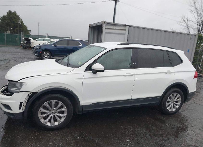 Photo 15 of 2018 Volkswagen Tiguan 2.0T S (VIN 3VV1B7AX6JM098633)