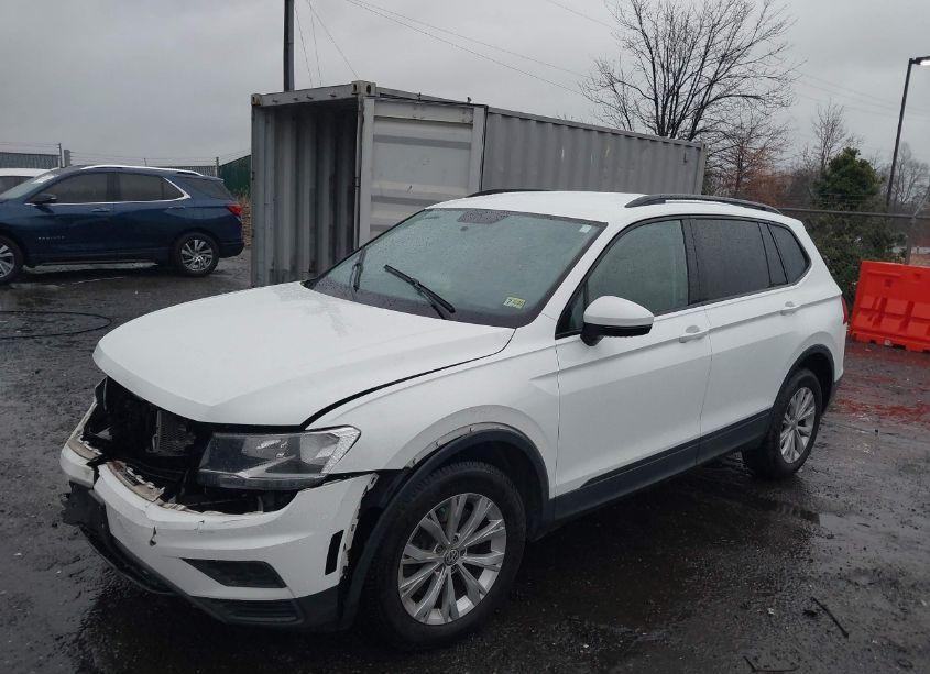 Photo 2 of 2018 Volkswagen Tiguan 2.0T S (VIN 3VV1B7AX6JM098633)