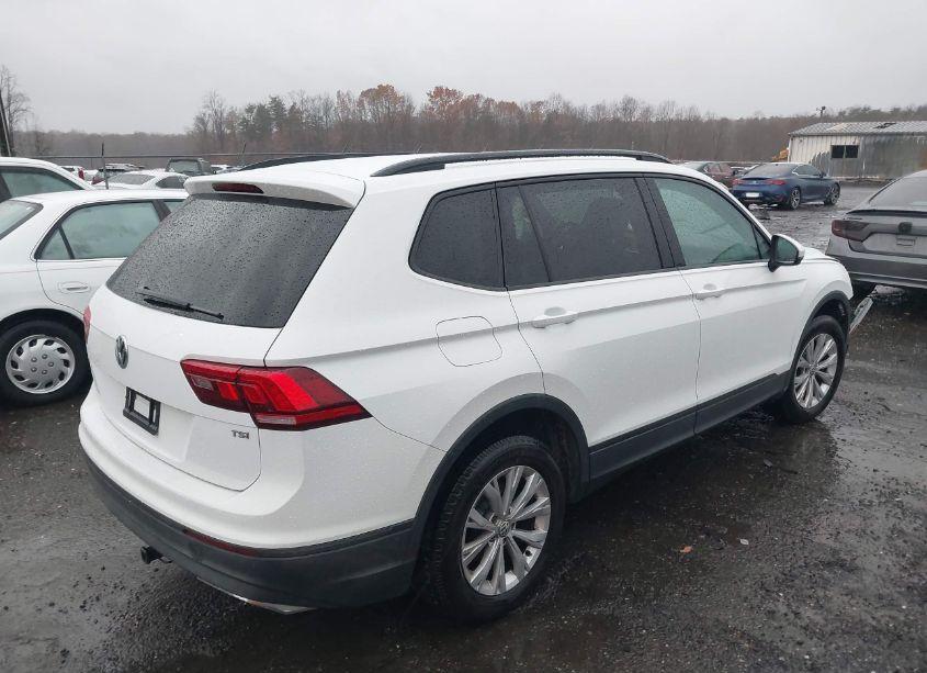 Photo 4 of 2018 Volkswagen Tiguan 2.0T S (VIN 3VV1B7AX6JM098633)