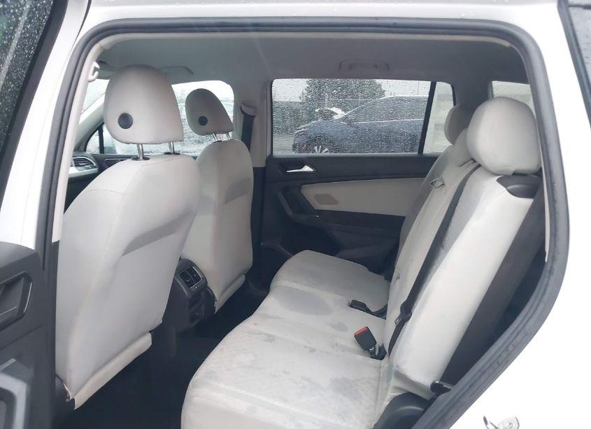 Photo 8 of 2018 Volkswagen Tiguan 2.0T S (VIN 3VV1B7AX6JM098633)