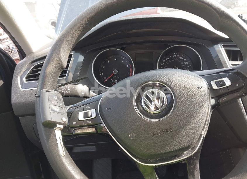 Photo 11 of 2018 Volkswagen Tiguan 2.0T S (VIN 3VV1B7AX6JM108786)