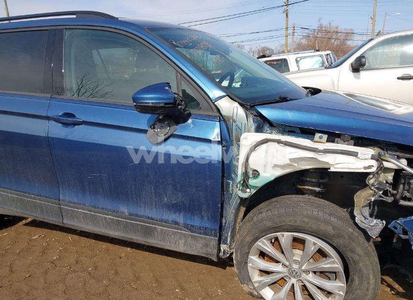 Photo 17 of 2018 Volkswagen Tiguan 2.0T S (VIN 3VV1B7AX6JM108786)