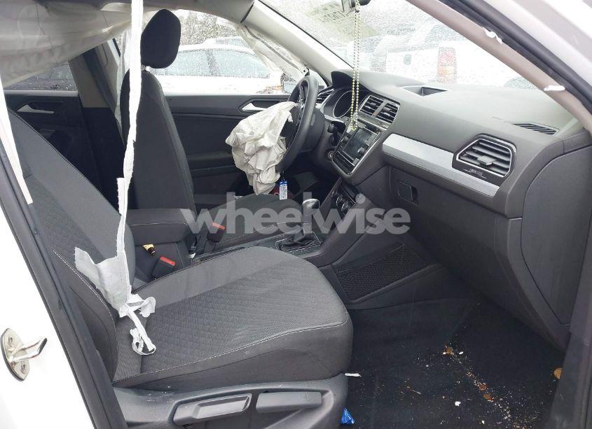 Photo 5 of 2021 Volkswagen Tiguan 2.0T S (VIN 3VV1B7AX6MM077365)