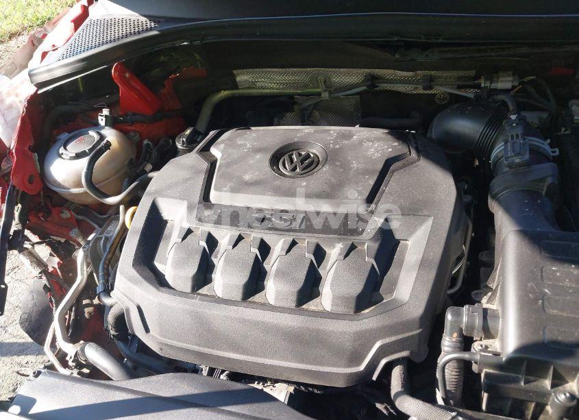 Photo 10 of 2018 Volkswagen Tiguan 2.0T S (VIN 3VV1B7AX7JM016201)