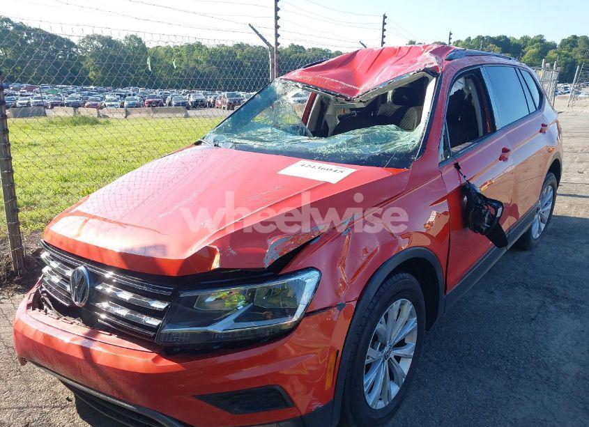 Photo 2 of 2018 Volkswagen Tiguan 2.0T S (VIN 3VV1B7AX7JM016201)