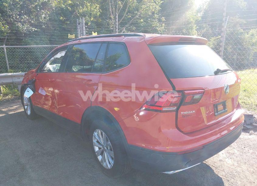 Photo 3 of 2018 Volkswagen Tiguan 2.0T S (VIN 3VV1B7AX7JM016201)