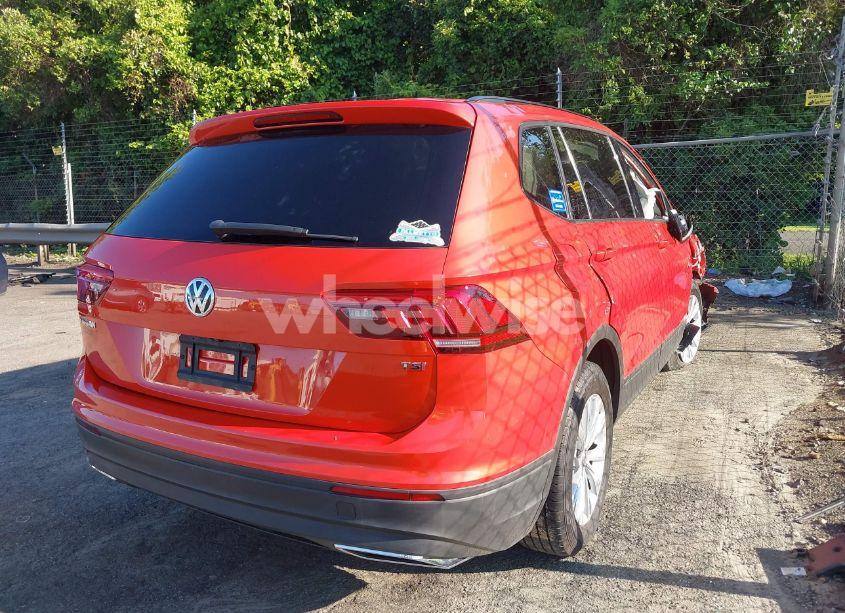 Photo 4 of 2018 Volkswagen Tiguan 2.0T S (VIN 3VV1B7AX7JM016201)