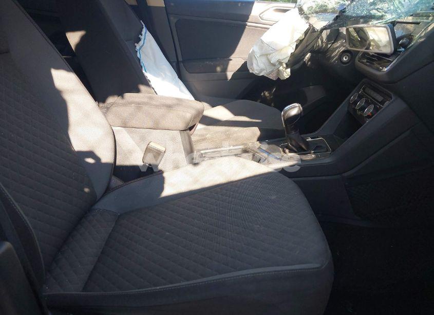 Photo 5 of 2018 Volkswagen Tiguan 2.0T S (VIN 3VV1B7AX7JM016201)