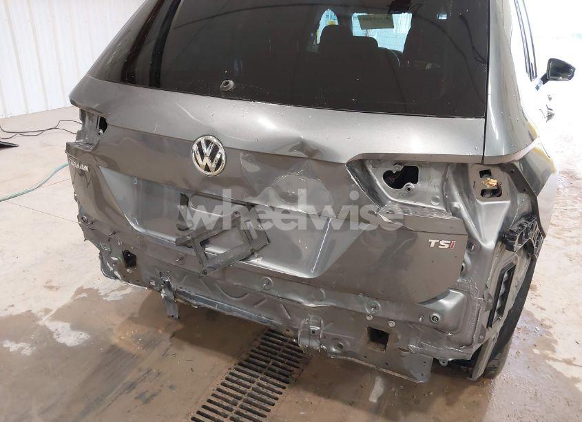 Photo 6 of 2018 Volkswagen Tiguan 2.0T S (VIN 3VV1B7AX7JM106531)