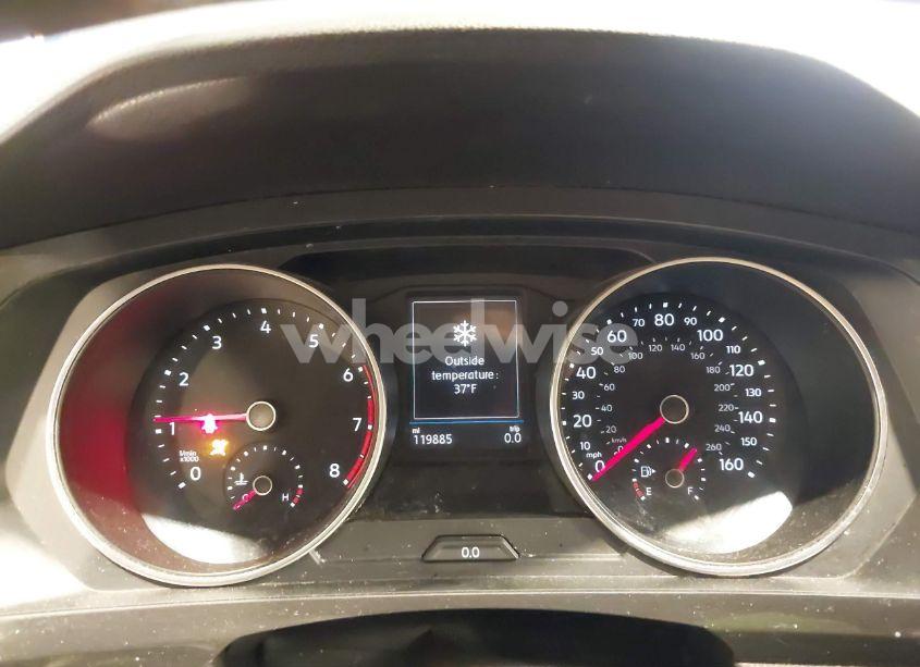 Photo 7 of 2018 Volkswagen Tiguan 2.0T S (VIN 3VV1B7AX7JM106531)