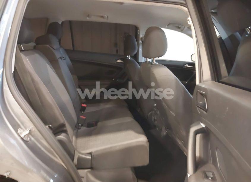 Photo 8 of 2018 Volkswagen Tiguan 2.0T S (VIN 3VV1B7AX7JM106531)