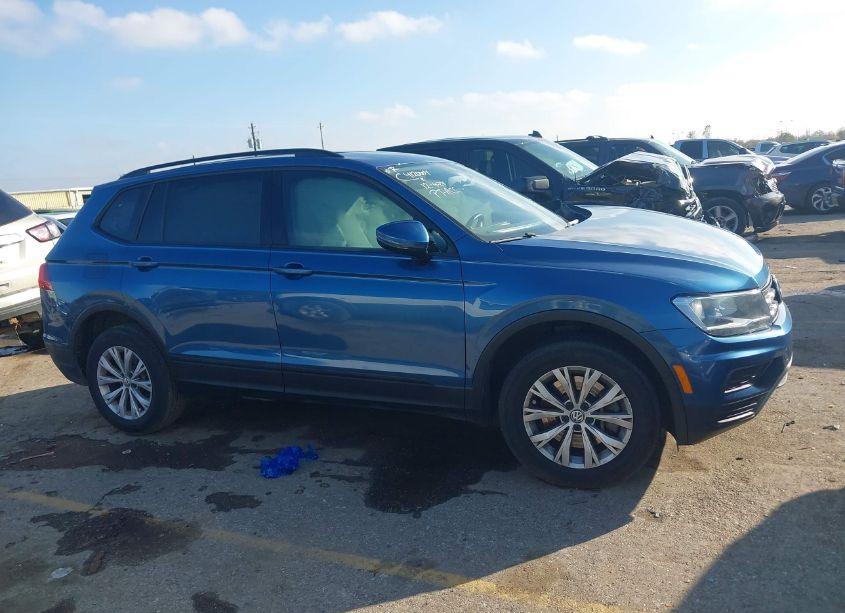 Photo 13 of 2018 Volkswagen Tiguan 2.0T S (VIN 3VV1B7AX7JM125306)