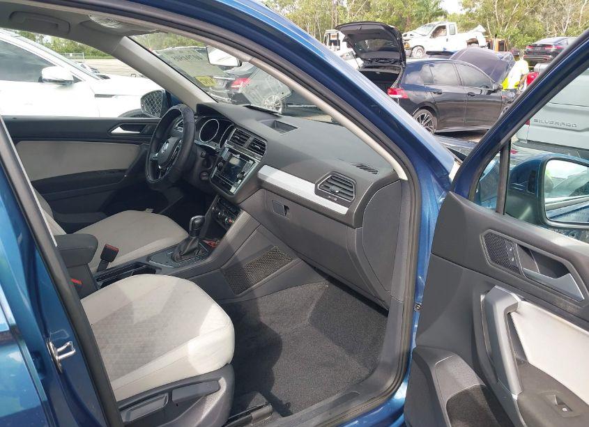 Photo 5 of 2020 Volkswagen Tiguan 2.0T S (VIN 3VV1B7AX7LM140570)