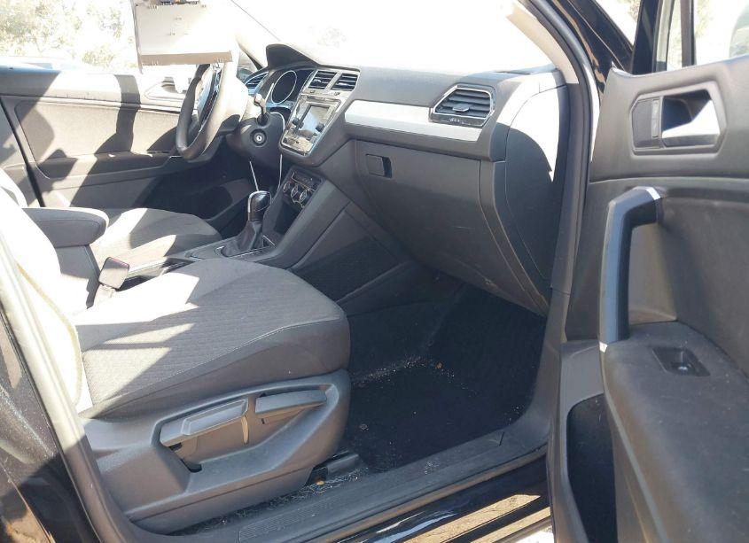 Photo 5 of 2020 Volkswagen Tiguan 2.0T S (VIN 3VV1B7AX7LM161550)