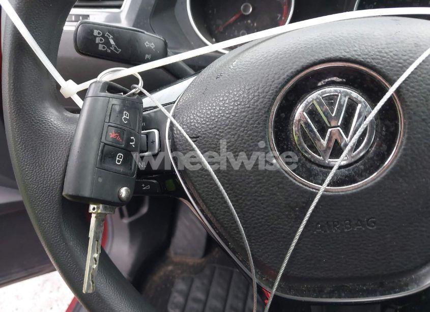 Photo 11 of 2018 Volkswagen Tiguan 2.0T S (VIN 3VV1B7AX8JM124827)