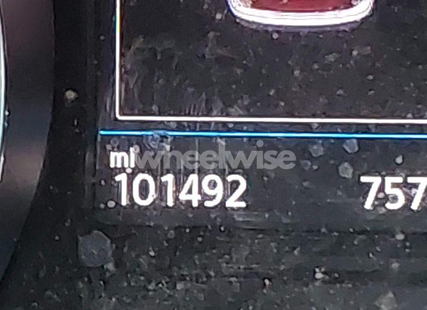 Photo 15 of 2018 Volkswagen Tiguan 2.0T S (VIN 3VV1B7AX8JM124827)