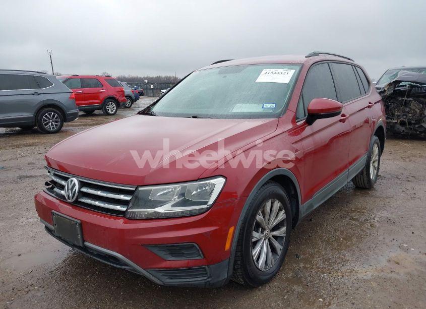 Photo 2 of 2018 Volkswagen Tiguan 2.0T S (VIN 3VV1B7AX8JM124827)