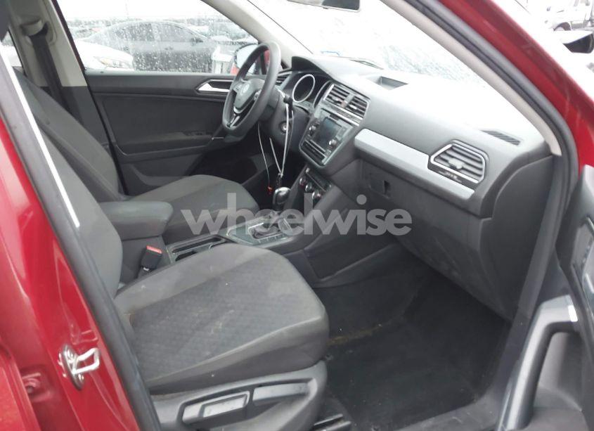 Photo 5 of 2018 Volkswagen Tiguan 2.0T S (VIN 3VV1B7AX8JM124827)