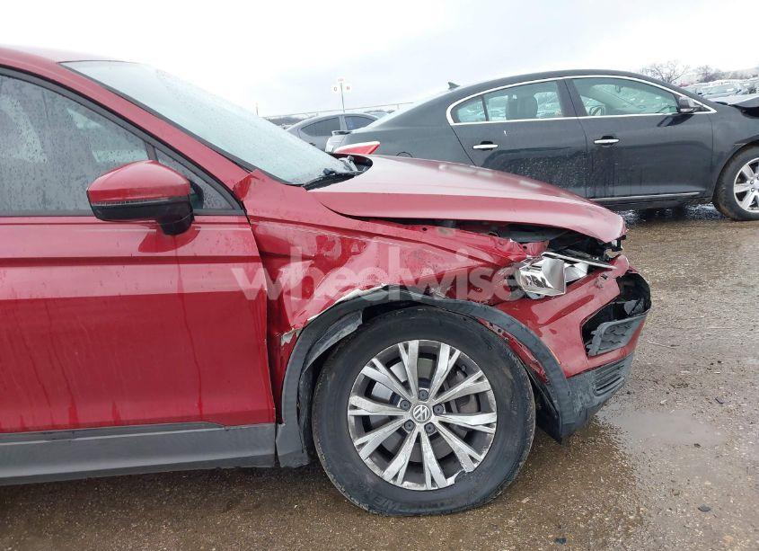 Photo 6 of 2018 Volkswagen Tiguan 2.0T S (VIN 3VV1B7AX8JM124827)