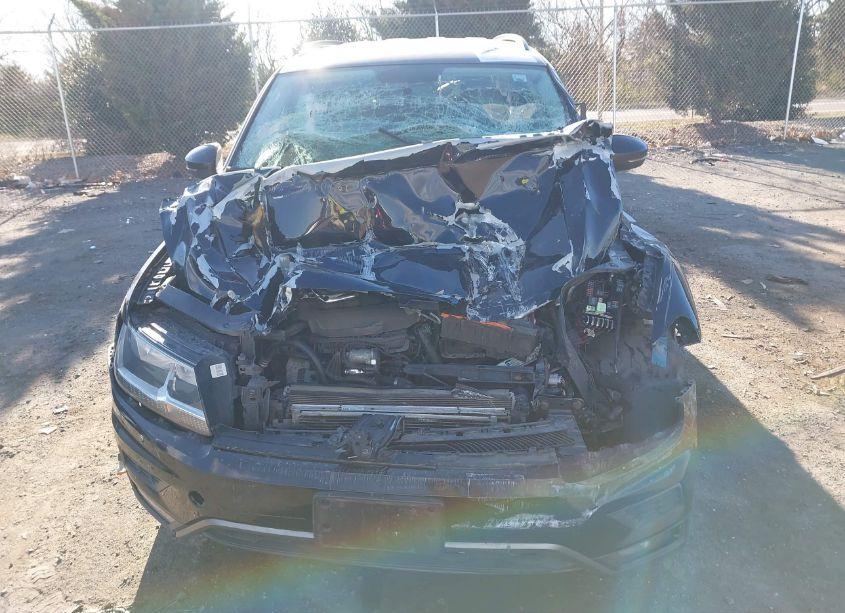 Photo 11 of 2018 Volkswagen Tiguan 2.0T S (VIN 3VV1B7AX9JM021643)