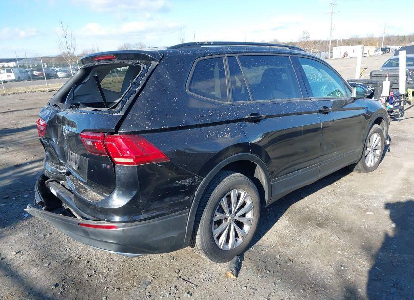 Photo 4 of 2018 Volkswagen Tiguan 2.0T S (VIN 3VV1B7AX9JM021643)