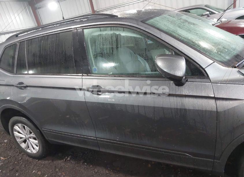 Photo 13 of 2018 Volkswagen Tiguan 2.0T S (VIN 3VV1B7AX9JM035865)