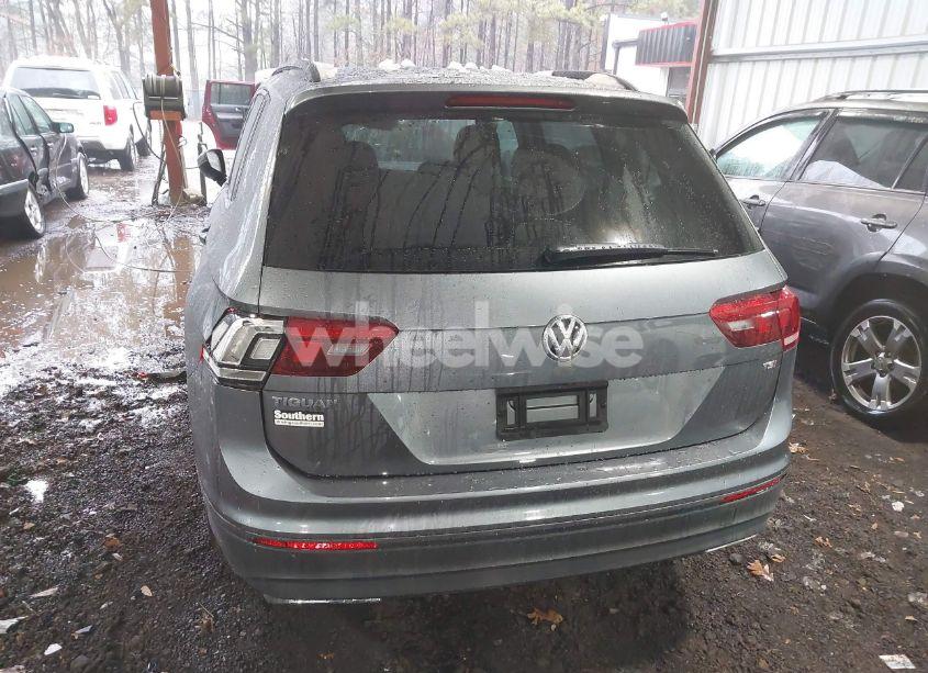 Photo 16 of 2018 Volkswagen Tiguan 2.0T S (VIN 3VV1B7AX9JM035865)