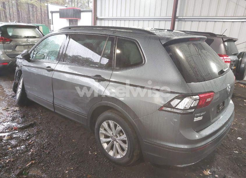 Photo 3 of 2018 Volkswagen Tiguan 2.0T S (VIN 3VV1B7AX9JM035865)