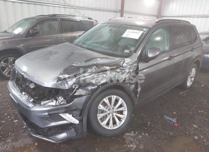 Photo 6 of 2018 Volkswagen Tiguan 2.0T S (VIN 3VV1B7AX9JM035865)