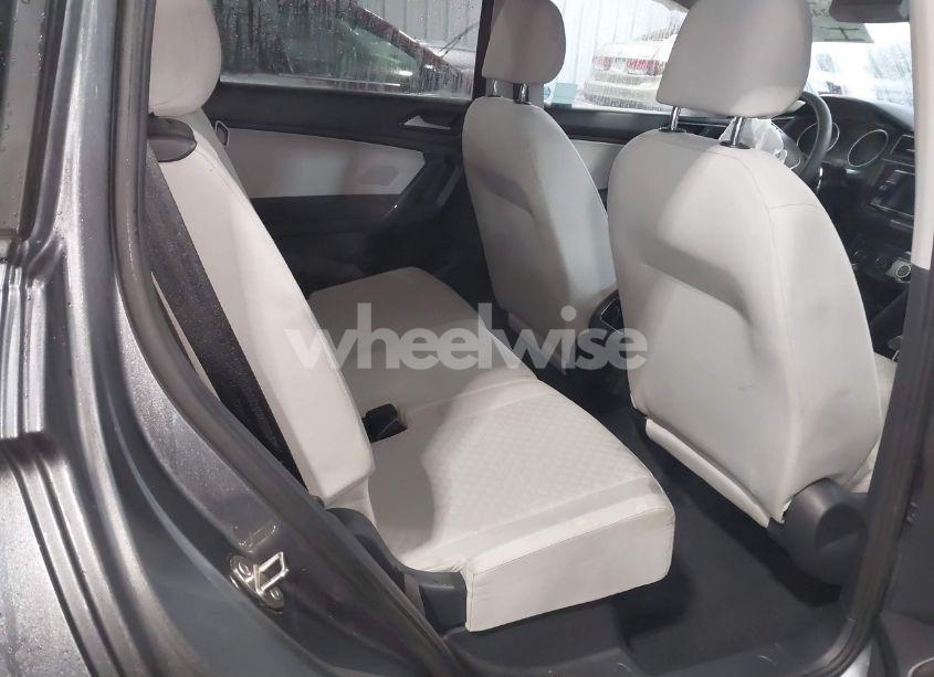 Photo 8 of 2018 Volkswagen Tiguan 2.0T S (VIN 3VV1B7AX9JM035865)