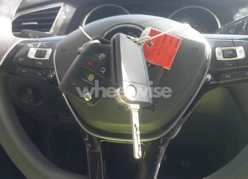 Photo 11 of 2018 Volkswagen Tiguan 2.0T S (VIN 3VV1B7AX9JM047630)