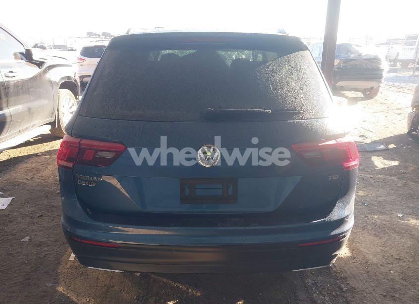 Photo 16 of 2018 Volkswagen Tiguan 2.0T S (VIN 3VV1B7AX9JM047630)