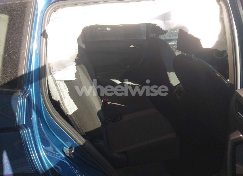 Photo 8 of 2018 Volkswagen Tiguan 2.0T S (VIN 3VV1B7AX9JM047630)