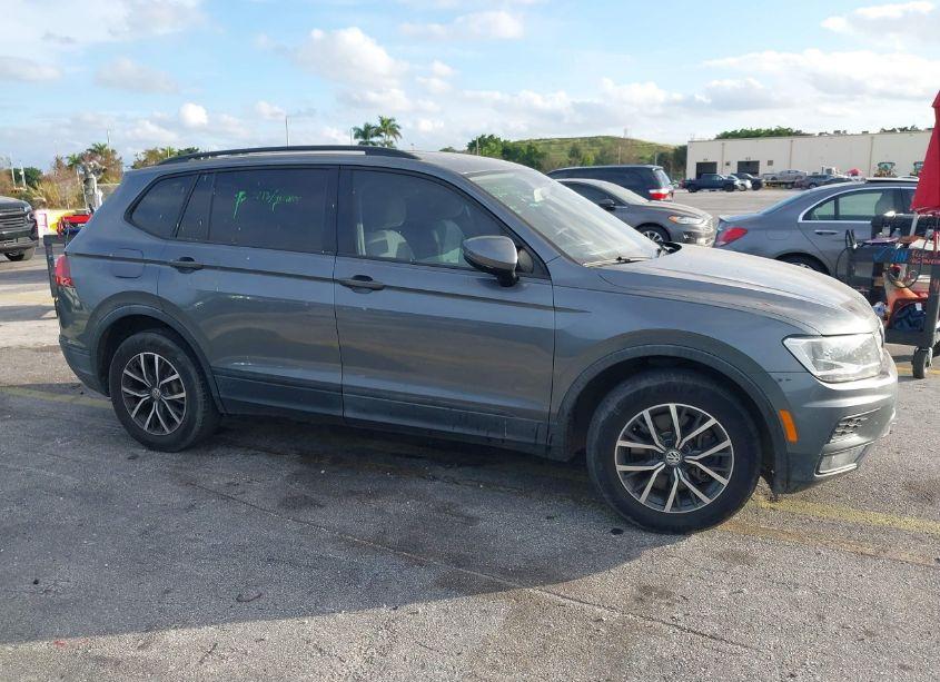 Photo 13 of 2018 Volkswagen Tiguan 2.0T S (VIN 3VV1B7AXXJM023725)