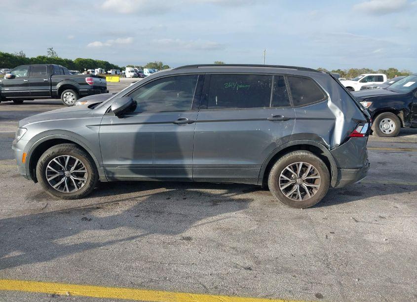 Photo 14 of 2018 Volkswagen Tiguan 2.0T S (VIN 3VV1B7AXXJM023725)