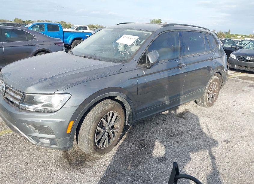 Photo 2 of 2018 Volkswagen Tiguan 2.0T S (VIN 3VV1B7AXXJM023725)