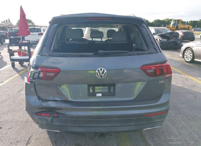 Photo 6 of 2018 Volkswagen Tiguan 2.0T S (VIN 3VV1B7AXXJM023725)