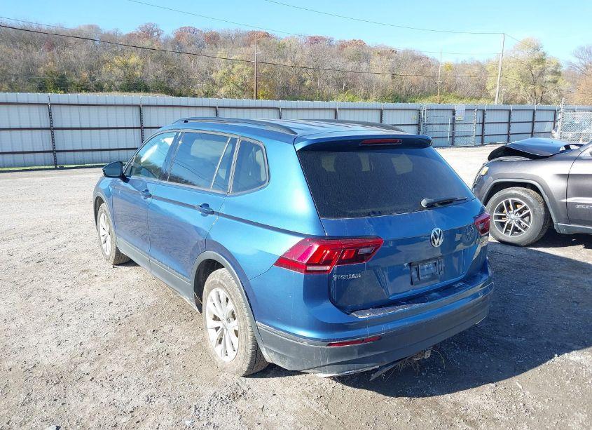 Photo 3 of 2018 Volkswagen Tiguan 2.0T S (VIN 3VV1B7AXXJM059303)