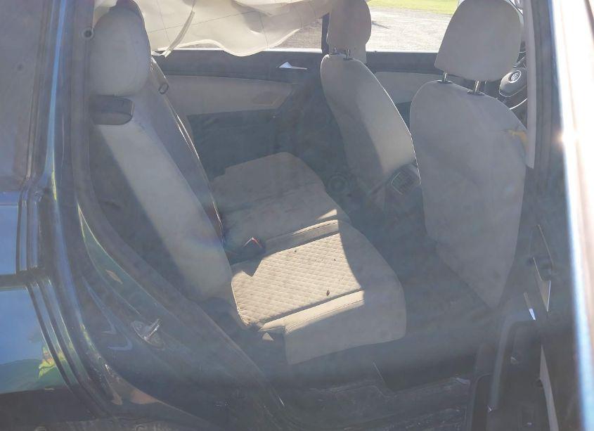 Photo 8 of 2018 Volkswagen Tiguan 2.0T S (VIN 3VV1B7AXXJM059303)