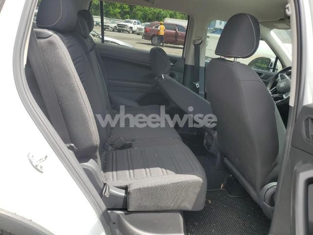 Photo 3 of 2022 VOLKSWAGEN TIGUAN S N/A (VIN 3VV1B7AXXNM045651)