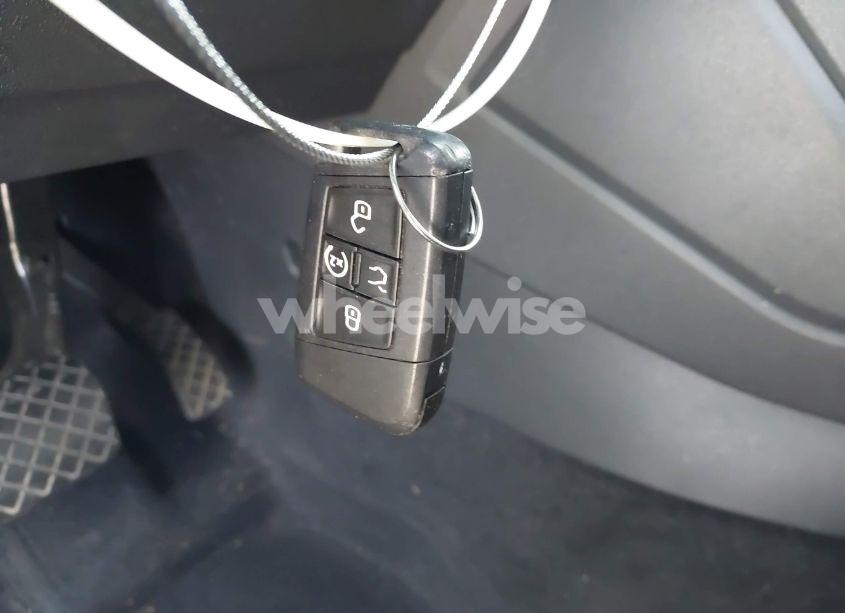 Photo 11 of 2018 Volkswagen Tiguan 2.0T SE/2.0T SEL (VIN 3VV2B7AX0JM052767)