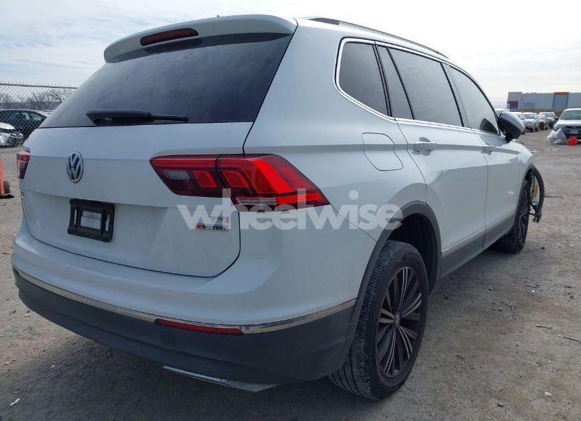 Photo 4 of 2018 Volkswagen Tiguan 2.0T SE/2.0T SEL (VIN 3VV2B7AX0JM052767)