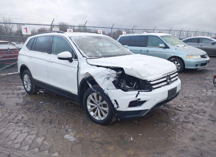 2018 Volkswagen Tiguan 2.0T SE/2.0T SEL (VIN 3VV2B7AX0JM059332) main photo
