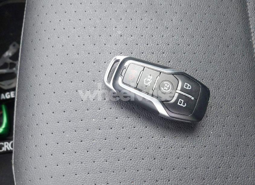 Photo 11 of 2018 Volkswagen Tiguan SE/SEL (VIN 3VV2B7AX0JM073456)