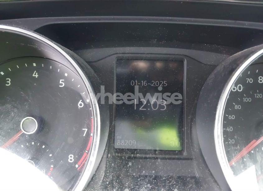 Photo 7 of 2018 Volkswagen Tiguan SE/SEL (VIN 3VV2B7AX0JM073456)