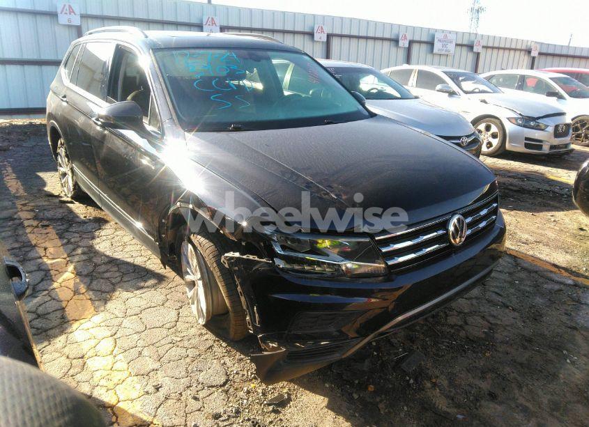 2018 Volkswagen Tiguan 2.0T SE/2.0T SEL (VIN 3VV2B7AX0JM093903) main photo