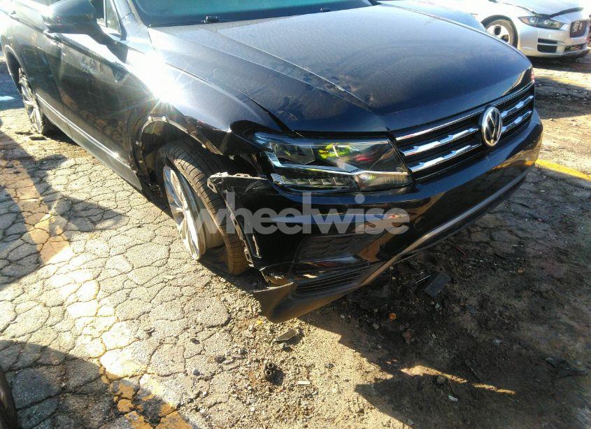 Photo 6 of 2018 Volkswagen Tiguan 2.0T SE/2.0T SEL (VIN 3VV2B7AX0JM093903)