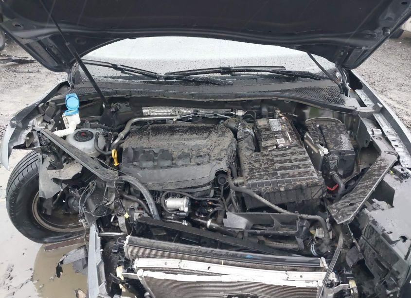 Photo 10 of 2018 Volkswagen Tiguan (VIN 3VV2B7AX0JM120145)